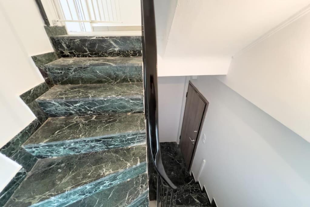 Spacious Penthouse Near Downtown Афіни Екстер'єр фото