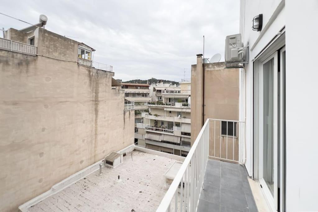 Spacious Penthouse Near Downtown Афіни Екстер'єр фото